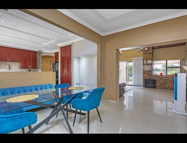 4 BEDROOM FREEHOLD FOR SALE IN BRAMLEY